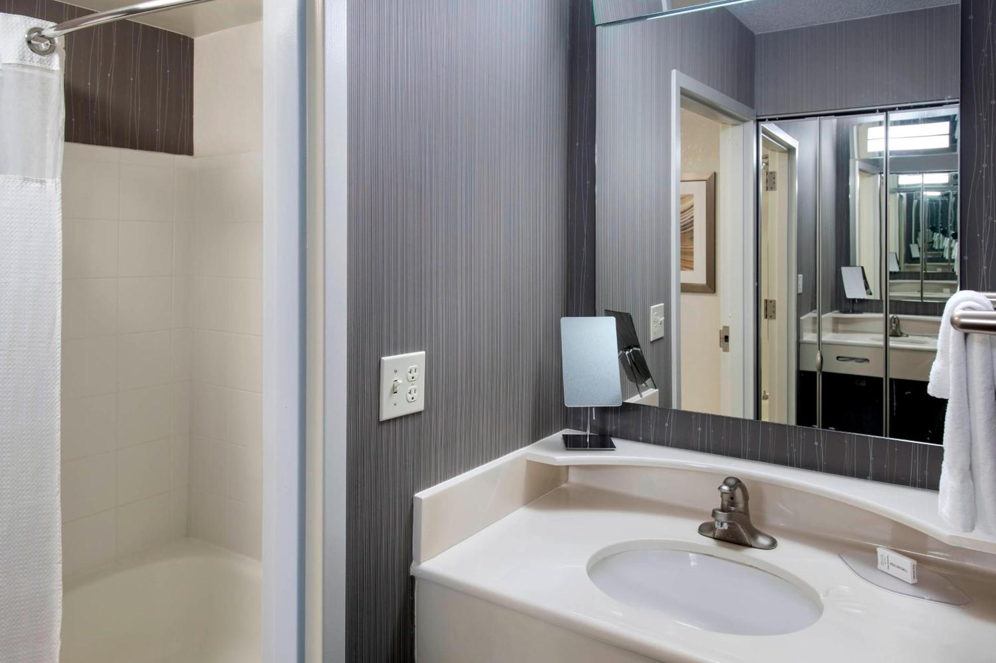 Courtyard By Marriott Lebanon Ξενοδοχείο Εξωτερικό φωτογραφία